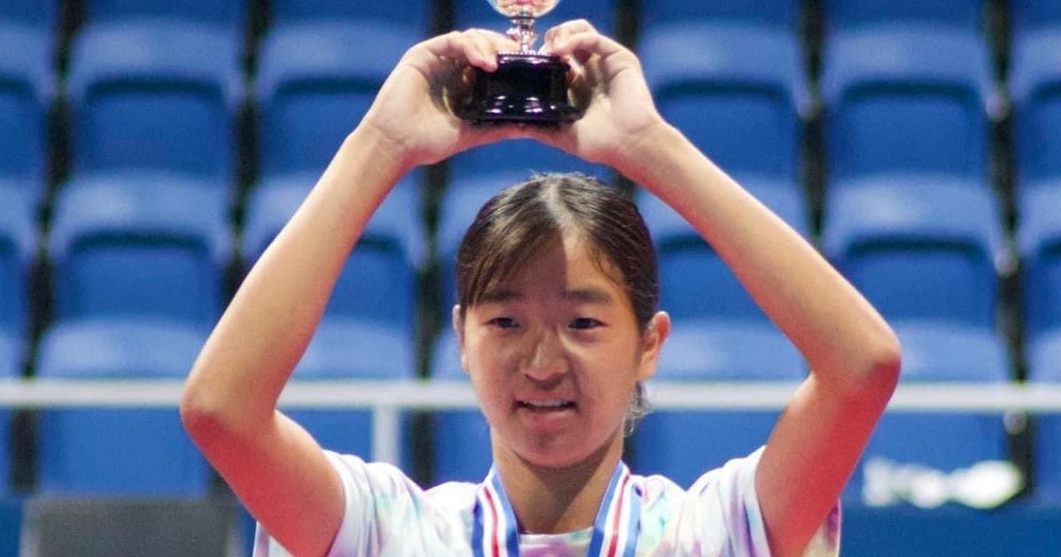 【全日本ジュニア選手権大会　18歳以下女子シングルス優勝　小山ほのり】